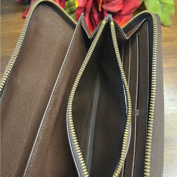 Authentic Louis Vuitton Damier Ebene Organizer Wallet - EUC - Picture 6 of 11